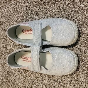 Cienta Girls silver shoes size 30